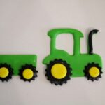 Traktor s vlečkou zelený
